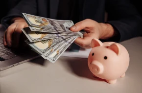 Nowe opłaty w bankach od sierpnia – za co zapłacimy więcej, nawet nie wiedząc?