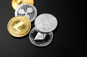 Altcoiny pod lupą: Uniswap szykuje v4, Polkadot przyspiesza, XRP czeka na finał