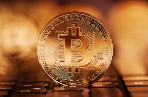 Bitcoin w fazie korekty. Notowania BTC na poziomie 76 267 USD