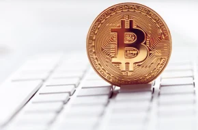 Krwawy piątek w krypto: notowania BTC i ETH tną lipcowe zyski