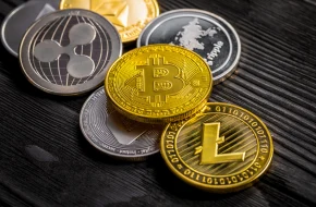 10 000 BTC za pizzę vs. 200 000 BTC w rezerwach USA — symbolika, która mówi wiele