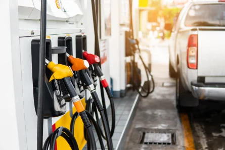 Wzrosty cen ropy w wyniku spadku zapasów benzyny w USA
