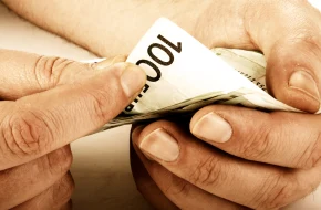 Dziś deyzja RPP i kluczowe godziny dla PLN: kursy walut mogą dostać nowy impuls