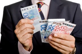 Fed tnie stopy, dolar słabnie. Co na to złotówka i rynek złotego?