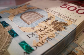 Złoty umocnił się do euro i franka