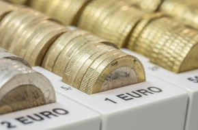 EUR/PLN przy 4,30 PLN, PMI w kalendarzu