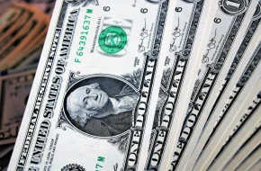 PLN stabilny mimo globalnych napięć – co dalej z kursem dolara?