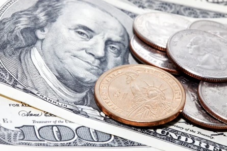 Lagarde popiera silne euro