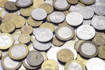 Wciąż bardziej dolar niż euro