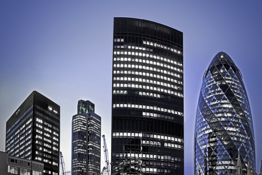 Bezpieczne sposoby ochrony oszczędności w czasach inflacji – lokata terminowa czy konto oszczędnościowe?