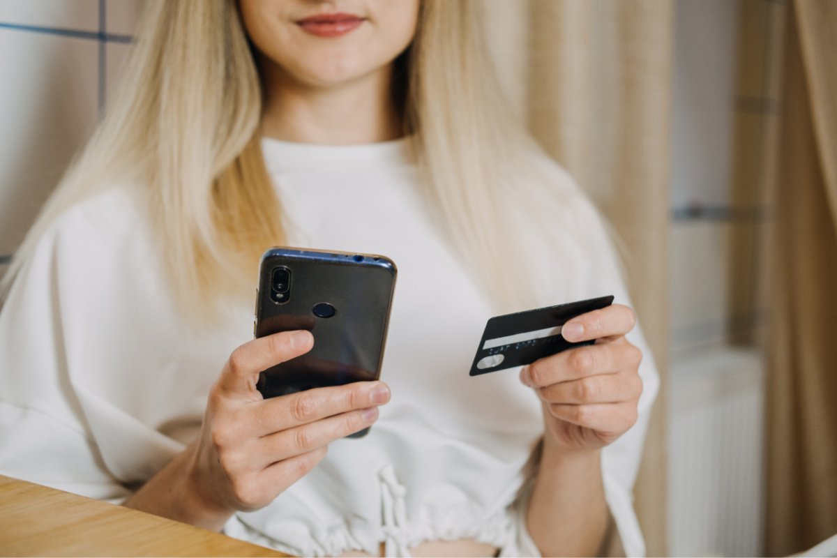 Płatności online – poznaj dostępne metody i ich możliwości