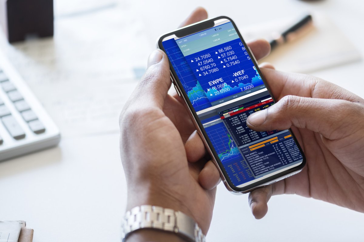 Nasdaq odbił o 1,1%, Kospi stracił 3,73%. Inwestorzy sprawdzają koszty AI