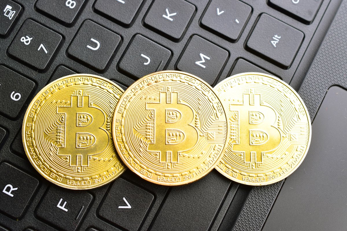 BTC po 122 000 USD, ETH przy 16 000 zł. Co dalej z kryptowalutami po rekordowym szczycie?