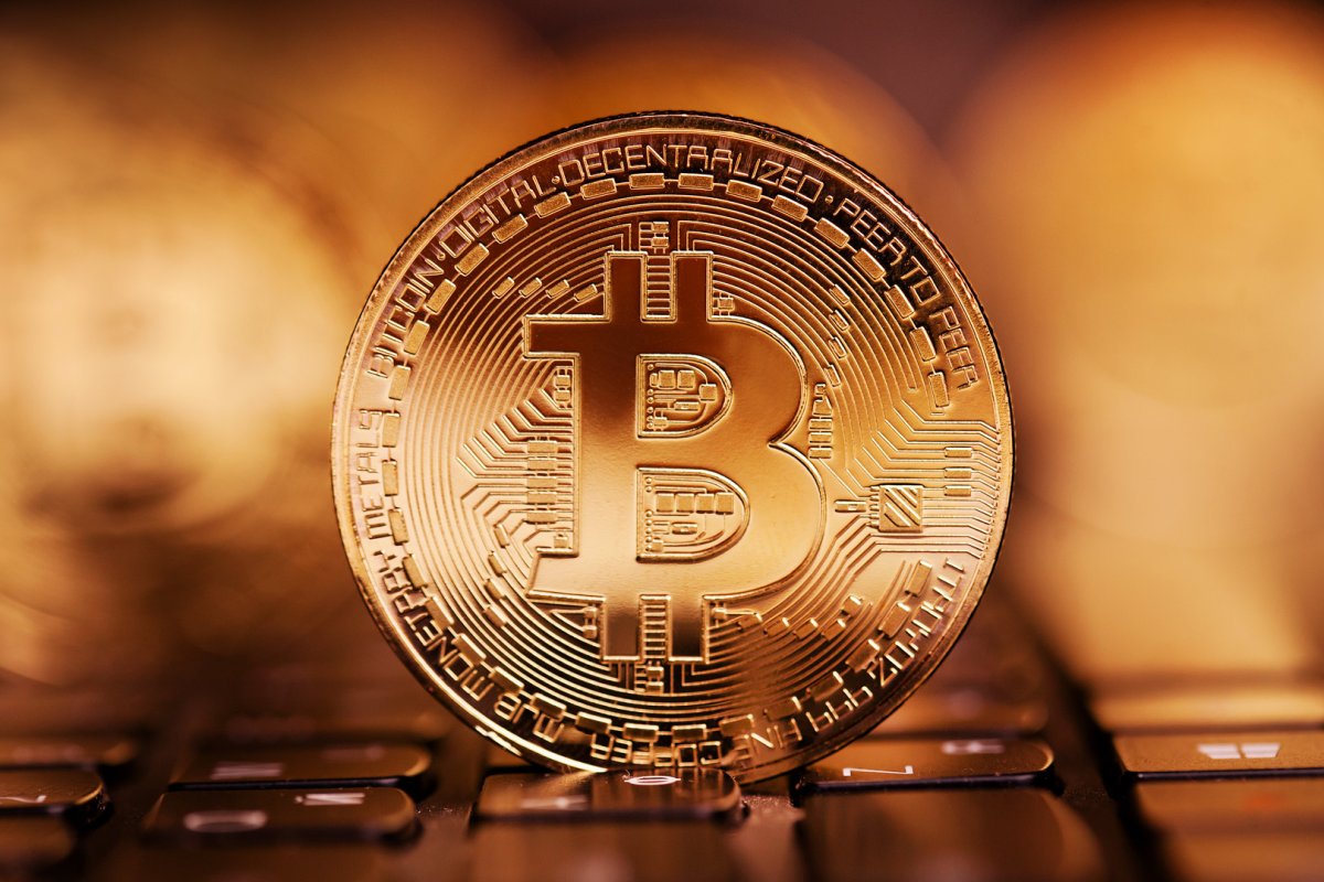 Bitcoin w fazie korekty. Notowania BTC na poziomie 76 267 USD