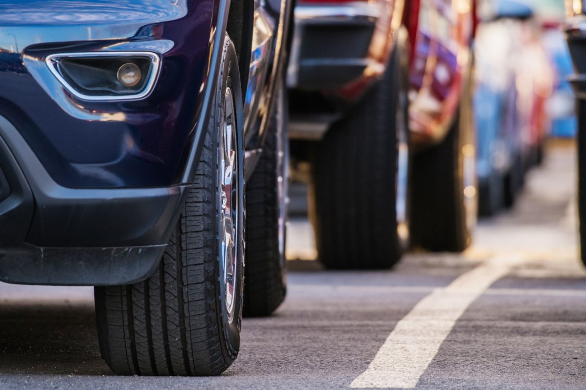 Moda na SUV-y a nierówny rozkład bezpieczeństwa na drogach – analiza trendu znanego z Zachodu