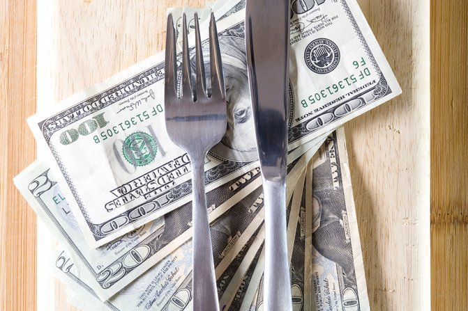 Eurodolar w ataku na 1,3720