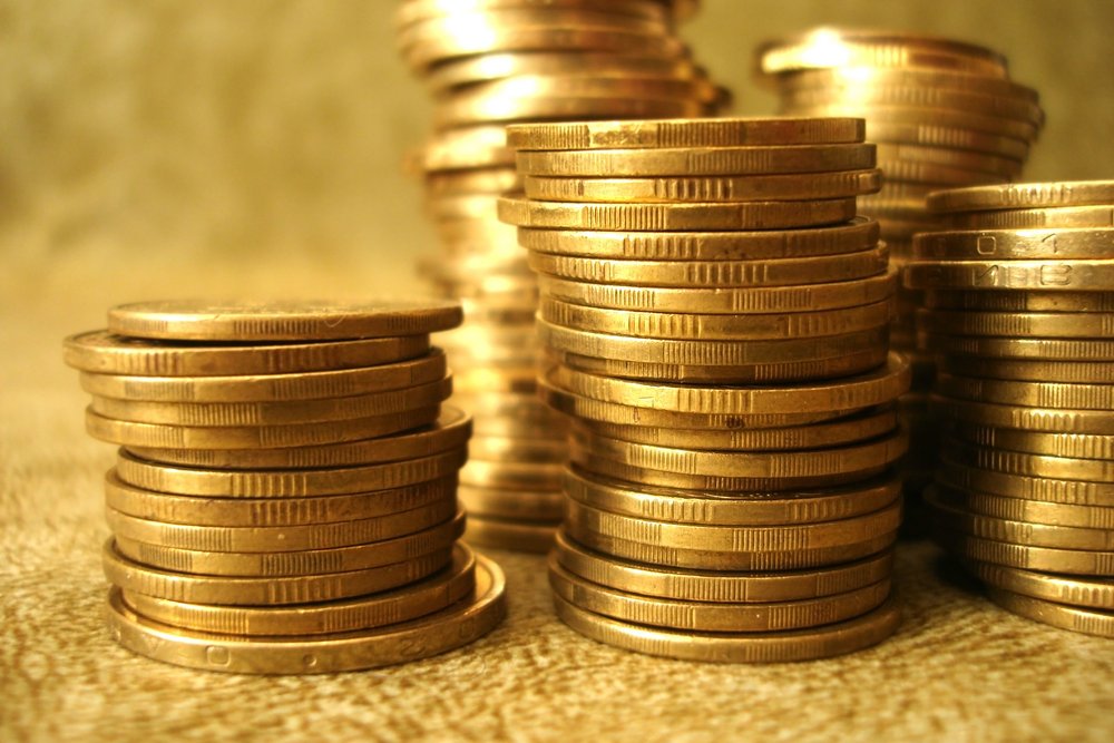 PLN w cieniu globalnej nerwowości. Dlaczego frank i dolar zyskują, a złotówka nadal trzyma się mocno?