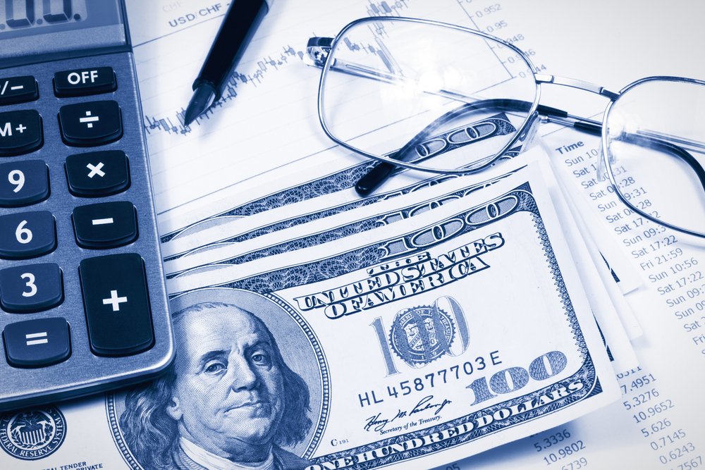 Dolar amerykański zwalnia, euro rośnie, a rynek złotego pozostaje spokojny