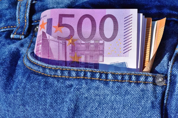 Euro przed EBC. Kurs blisko 4,40 zł, najpierw dane z USA